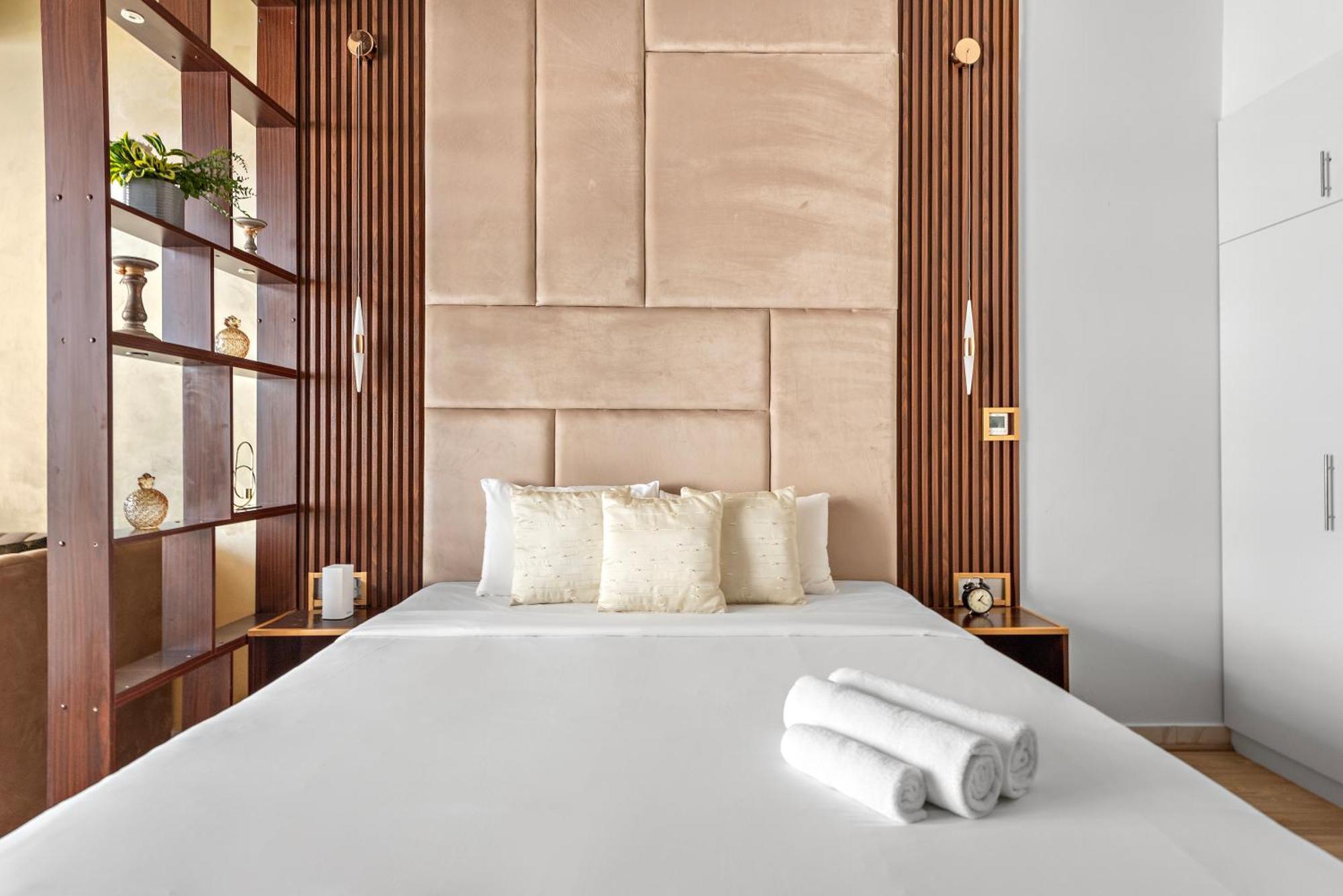 Furnished Millennium Binghatti شقة *