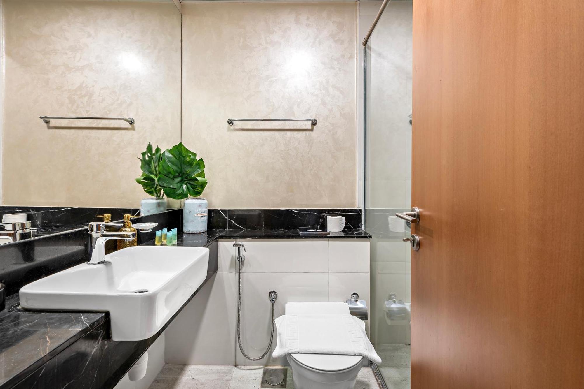 Furnished Millennium Binghatti دبي